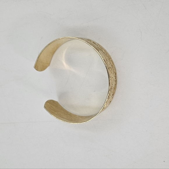 Victorian Floral Etched Cuff Bracelet - Picture 3 of 5